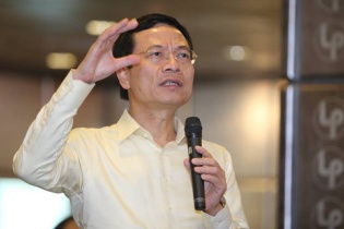 CEO Viettel Nguyễn Mạnh Hùng: "Hãy bắt đầu cuộc cách mạng 4.0 ngay tại hội trường này"