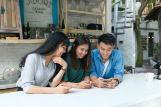 Viettel tặng 30 triệu khách hàng 30GB data và 30 iPhoneX