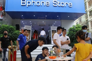 Chuyển đổi số hậu Covid-19: MobiFone bắt tay Bkav phân phối Bphone