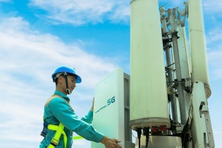 Gia hạn thử nghiệm 5G cho Viettel và MobiFone