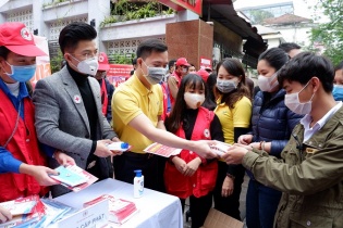 Vietnam Post miễn phí chuyển phát hàng cứu trợ cho 4 tỉnh miền trung 