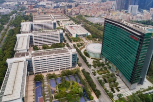 Huawei đạt doanh thu 136,7 tỷ USD, lợi nhuận ròng gần 10 tỷ USD