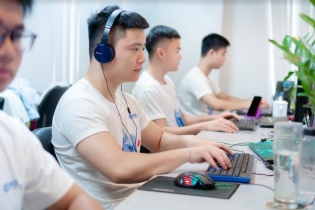 Ngành nào mà kỹ sư CNTT mới ra trường 2.000USD/tháng, cung không đủ cầu?