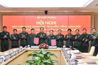 Ông Tào Đức Thắng nhận bàn giao chức vụ Chủ tịch kiêm Tổng giám đốc Viettel