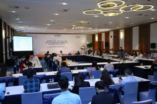 Tháo gỡ "gọng kìm" cho bất động sản