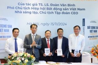 Chủ tịch CEO viết sách mời người nước ngoài đến Việt Nam đầu tư bất động sản