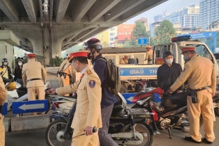 "Nghị định 168", "phạt nguội", "trừ điểm giấy phép lái xe"... được tìm kiếm nhiều nhất 