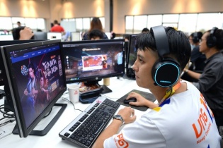 Việt Nam nhắm đích thu 2,42 tỷ USD từ ngành game