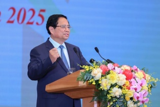 Thủ tướng: Phấn đấu đến năm 2030 Việt Nam cơ bản không còn hộ nghèo 