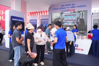 Dấu ấn công nghệ MobiFone trong không gian Triển lãm thành tựu đất nước