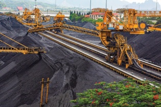 Chính phủ phê duyệt mức vốn điều lệ của TKV Chính phủ phê duyệt mức vốn điều lệ của TKV