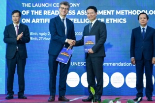 Việt Nam cam kết "phát triển AI lấy con người làm trung tâm"