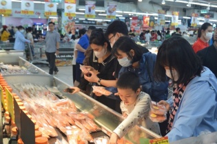 Giám sát chặt chẽ biến động giá cả, đặc biệt là hàng thiết yếu, nguyên liệu sản xuất