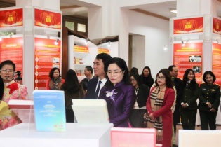 Triển lãm tư liệu “Đảng Cộng sản Việt Nam qua các kỳ Đại hội”