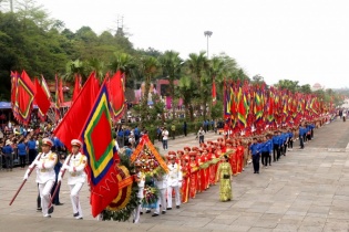 Chính phủ yêu cầu tăng cường phương tiện giao thông phục vụ Lễ Giỗ tổ Hùng Vương và 30/4-1/5