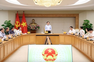 Xây dựng Nghị quyết bảo vệ môi trường, ứng phó với biến đổi khí hậu, quản lý tín chỉ carbon