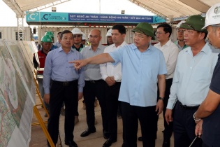 Kiểm tra dự án sân bay Gia Bình, tuyến đường Vành đai 4 - Vùng Thủ đô