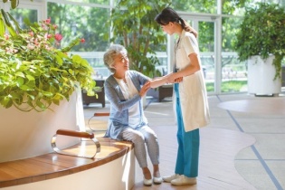 Khu đô thị mới phải dành tối thiểu 5% diện tích đất xây dựng căn hộ cho người cao tuổi