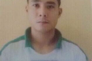 Hé lộ thủ đoạn móc trộm hành lý của nhân viên giám sát tại Sân bay Nội Bài