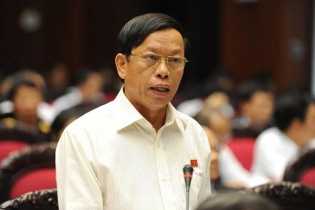 Chuyện Bí thư tỉnh ủy xin nghỉ hưu trước tuổi, lái xe quá tuổi thành phó chánh văn phòng huyện