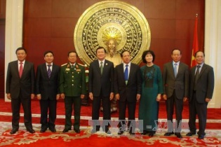 Chủ tịch nước Trương Tấn Sang thăm Đại sứ quán Việt Nam tại Trung Quốc