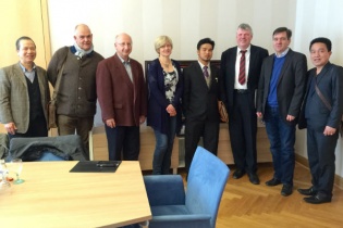 Doanh nhân Việt mạnh tay thâu tóm tập đoàn nước ngoài