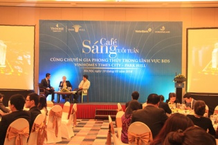 Hàng trăm khách hàng tham dự “Café sáng cuối tuần cùng chuyên gia phong thủy”