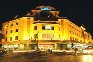 Hàng loạt hàng hiệu thế giới đổ bộ Tràng tiền Plaza