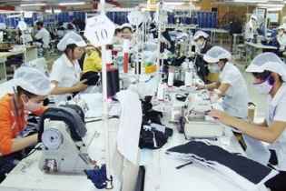 Xuất khẩu dệt may tăng thấp chưa từng thấy 