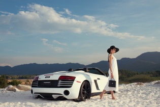 300 xe tải chở cát trắng lên Tây Nguyên phục vụ bộ ảnh chụp 7 Hoa hậu, Á hậu Việt Nam