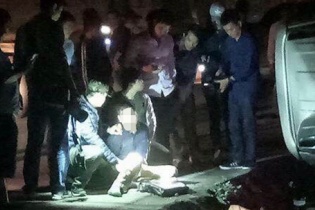 Tài xế chở 100 bánh heroin rải chông bẫy đoàn xe cảnh sát truy đuổi
