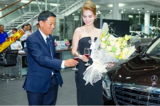 Siêu xe Maybach S500 2017 của Ngọc Trinh giá bao nhiêu?