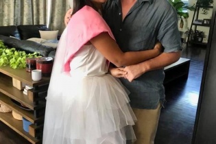 Thực hư gia thế khủng của vợ mới chồng cũ ca sĩ Hồng Nhung