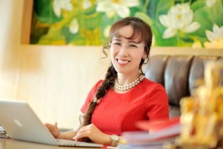 Doanh nhân Nguyễn Thị Phương Thảo nhận giải APAC CEO of the Year
