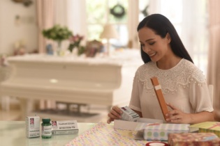 Thúy Hạnh chuẩn bị quà biếu cha mẹ, đối tác trước Tết cả tháng