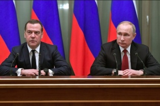 Thủ tướng Nga Dmitry Medvedev lý giải nguyên nhân từ chức