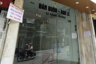 "Đất vàng" phố cổ Hà Nội la liệt cửa hàng treo biển sang nhượng, cho thuê