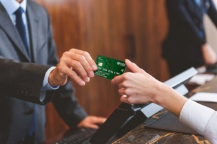 Thẻ ghi nợ quốc tế OCB an toàn và tiện lợi cho doanh nghiệp thế nào?