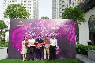 Iris Garden -  Khu vườn mùa hạ giữa lòng Hà Nội