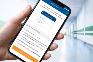 Ngân hàng đầu tiên cung cấp bảo hiểm qua ứng dụng