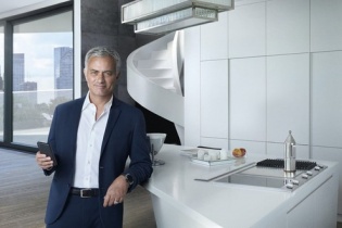 José Mourinho trở thành đại sứ thương hiệu của XTB