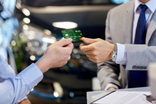 OCB tiếp tục ưu đãi thẻ cho doanh nghiệp vào "mùa gặt" cuối năm