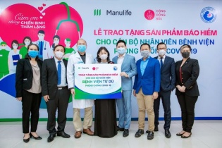 Manulife Việt Nam tri ân đội ngũ bác sĩ tại các bệnh viện phụ sản thông qua món quà bảo vệ