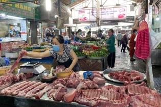 Lượng hàng hoá về hai chợ đầu mối ở TP.HCM giảm gần 11%