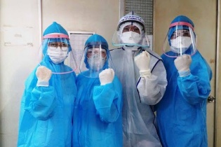 Khi Tổ quốc gọi tên