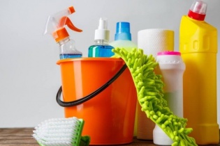 Bỏng họng vì uống nhầm hóa chất 