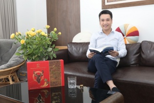 Giám đốc ngân hàng bị mệt mỏi kéo dài tiết lộ cách phục hồi sức khỏe