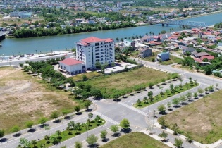 Bộ Chính trị yêu cầu nghiên cứu bỏ cấp huyện, sáp nhập một số tỉnh, thành