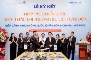 Crystal Holidays và Cảng Hàng không Quốc tế Vân Đồn ký hợp tác chiến lược về phát triển du lịch