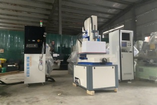 Hải quan khởi tố hai vụ buôn lậu, cảnh báo nguy cơ “rác công nghiệp” tràn vào Việt Nam